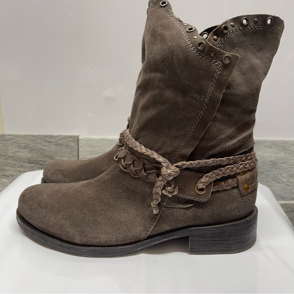Trask Naomi Suede Leather Western Booties 8M